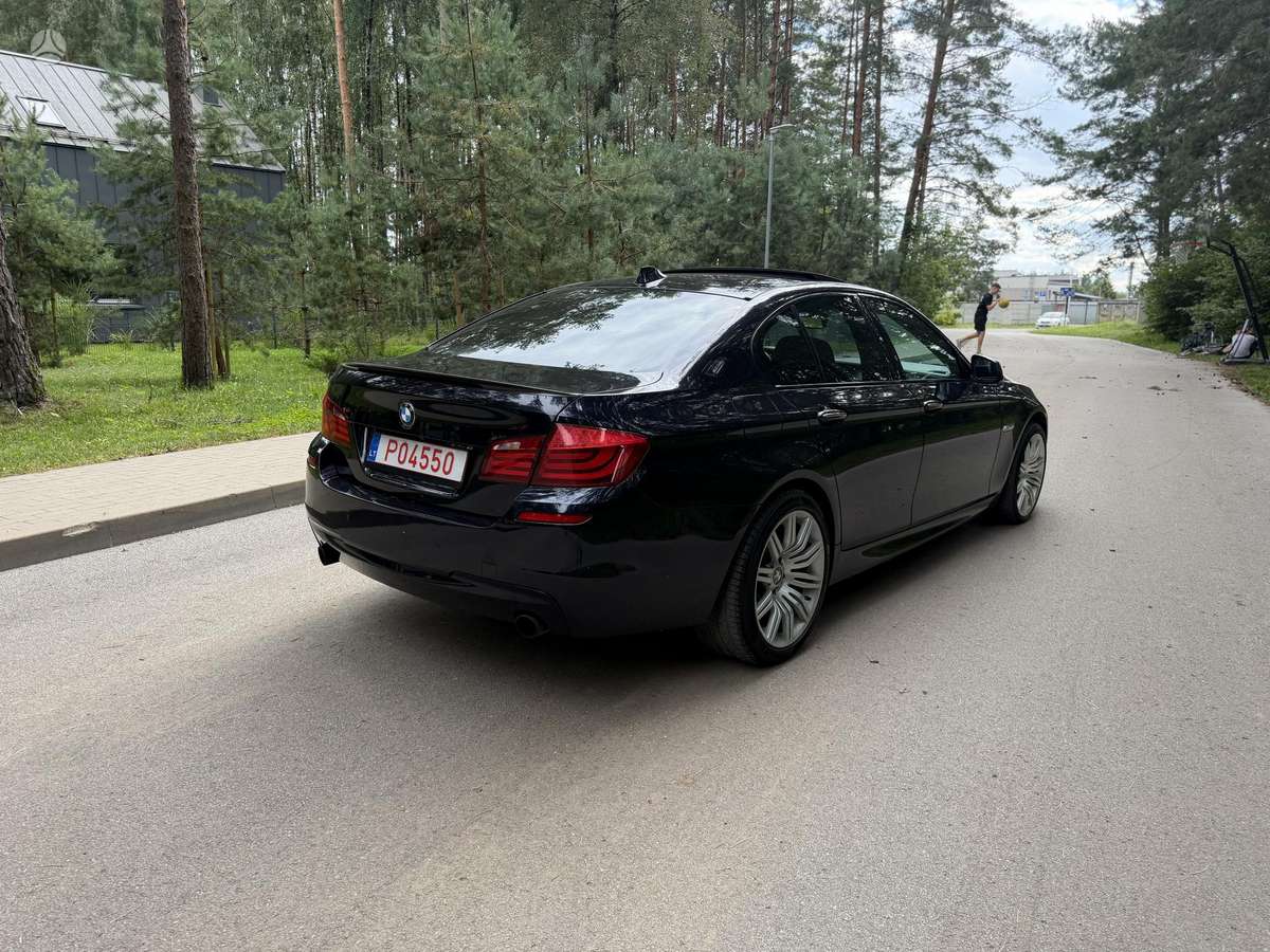 BMW 535, Седан