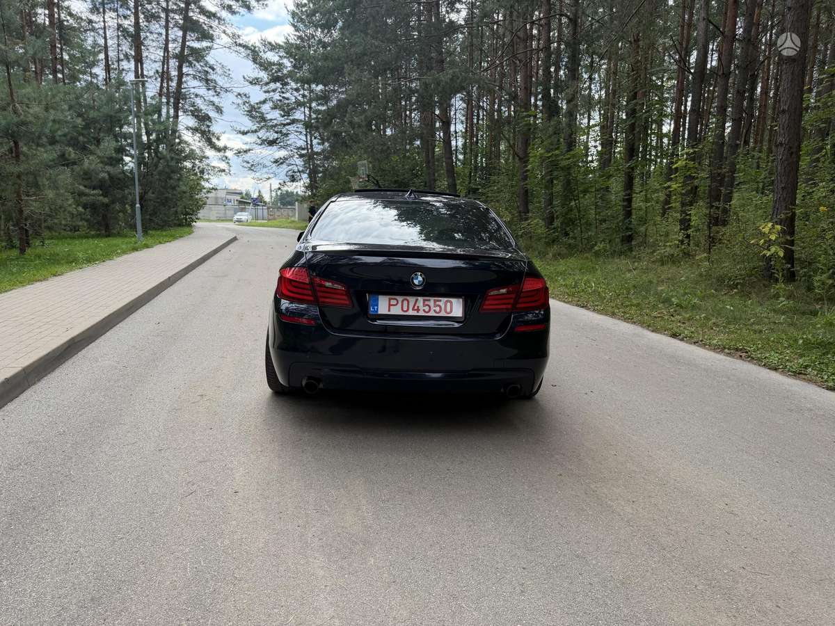 BMW 535, saloon / sedan