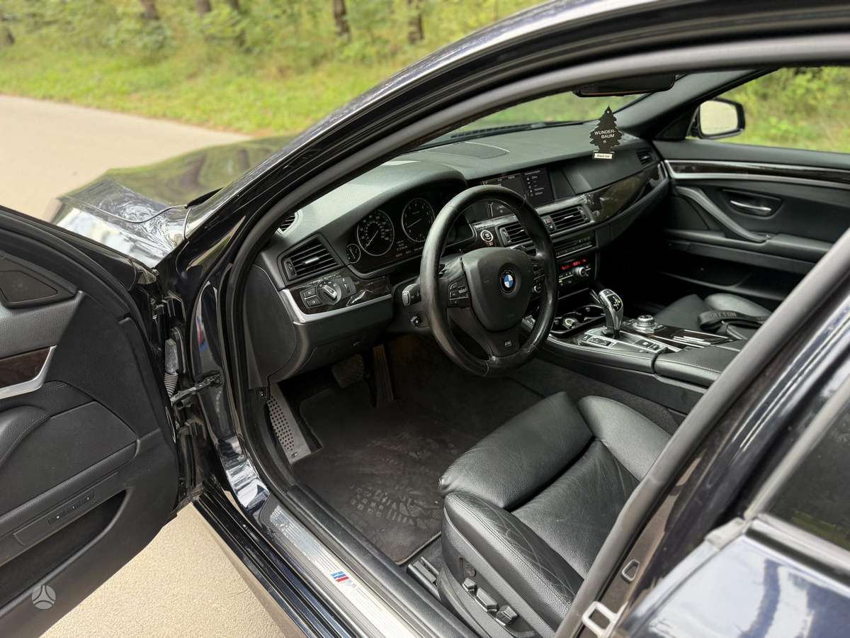 BMW 535, Седан