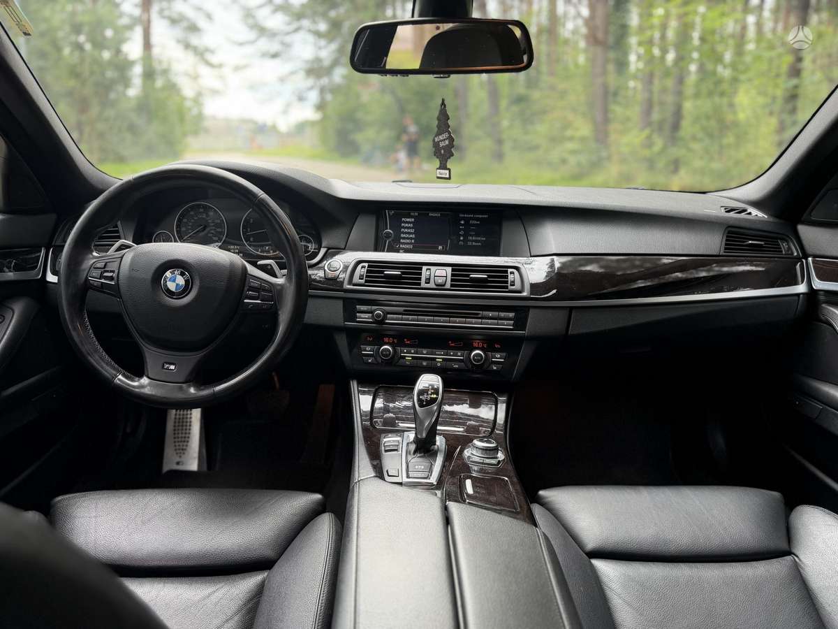 BMW 535, saloon / sedan