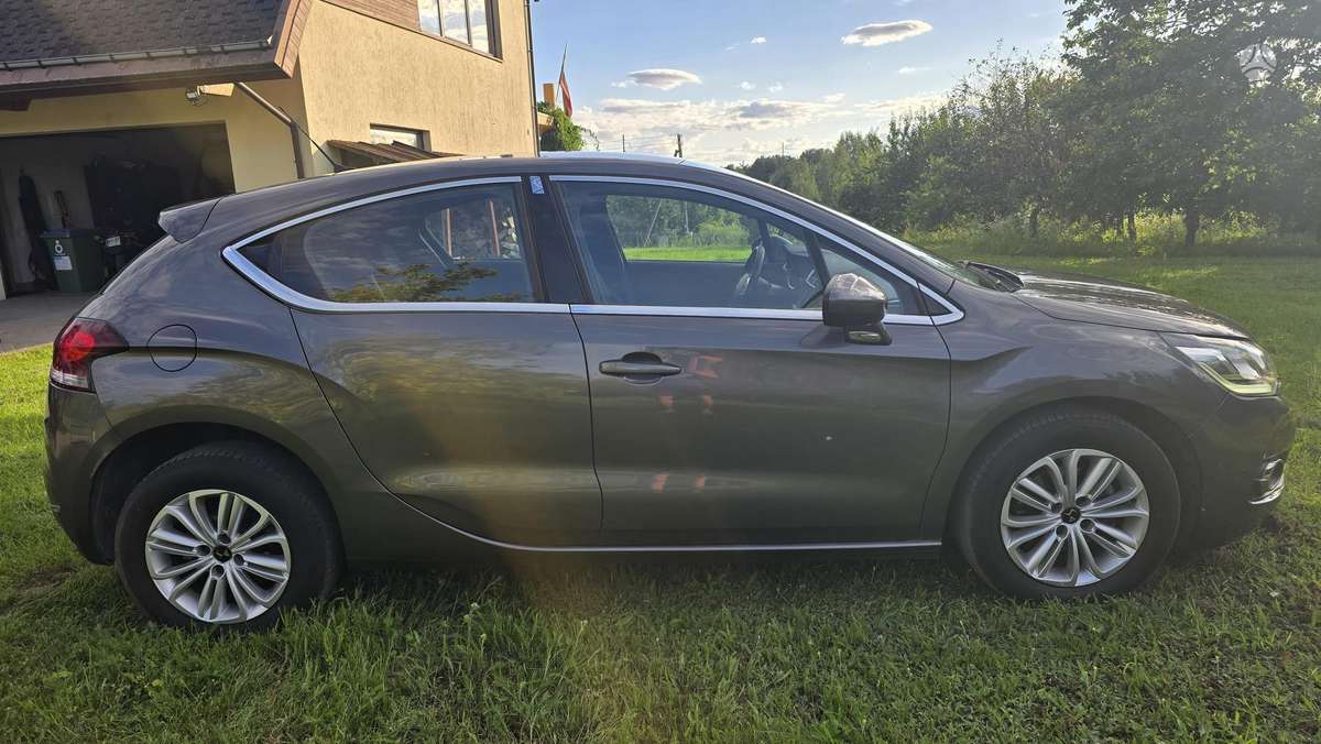 Citroen DS4, 1.6 l., hatchback