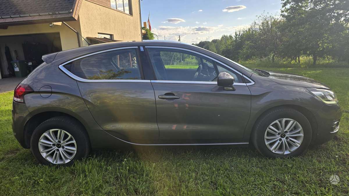 Citroen DS4, 1.6 l., Хэтчбек