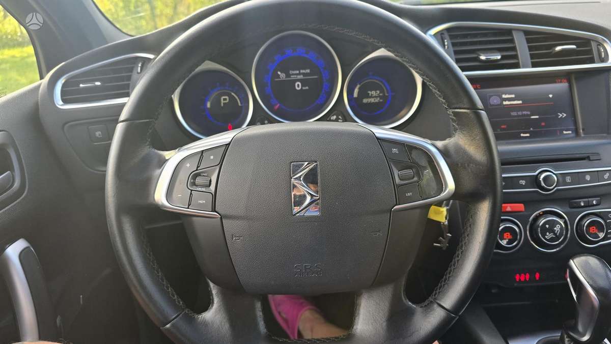 Citroen DS4, 1.6 l., hatchback