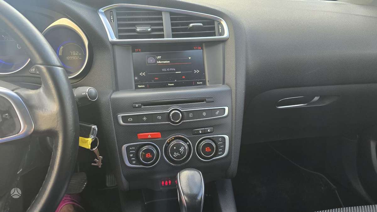Citroen DS4, 1.6 l., hatchback