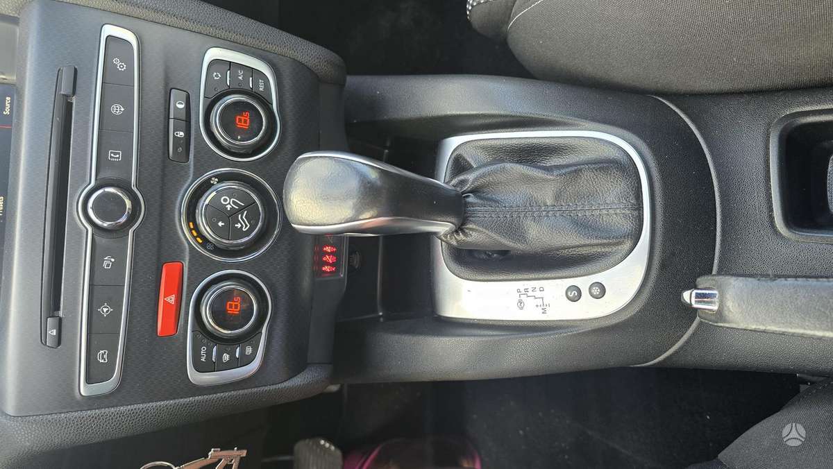 Citroen DS4, 1.6 l., hatchback