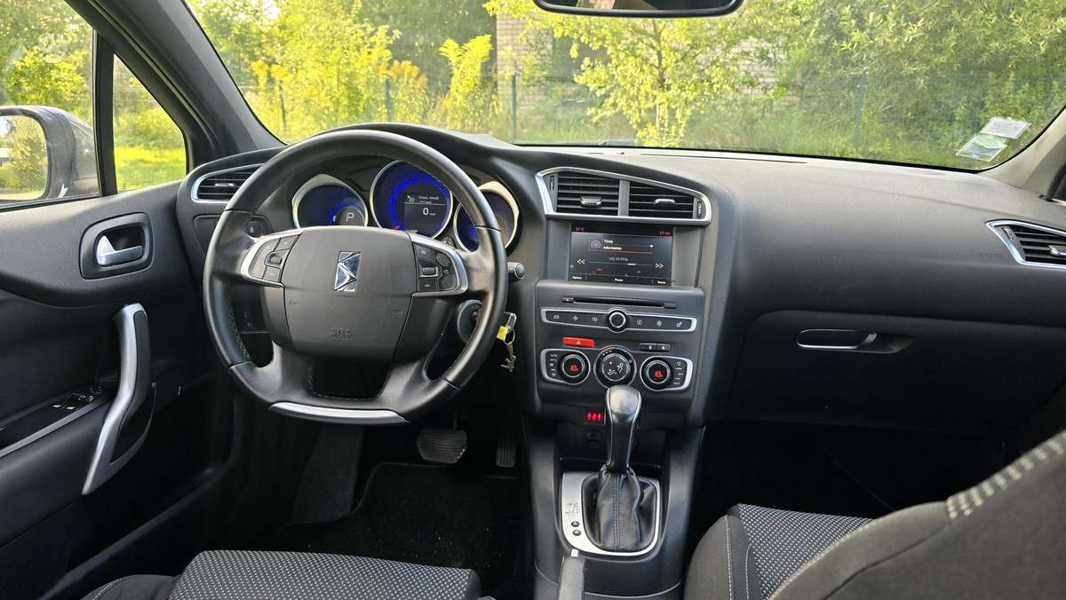 Citroen DS4, 1.6 l., hatchback