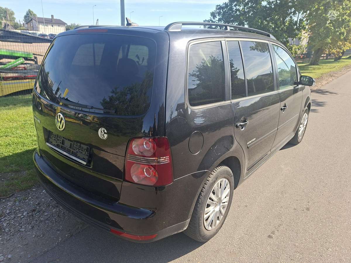 Volkswagen Touran - 3