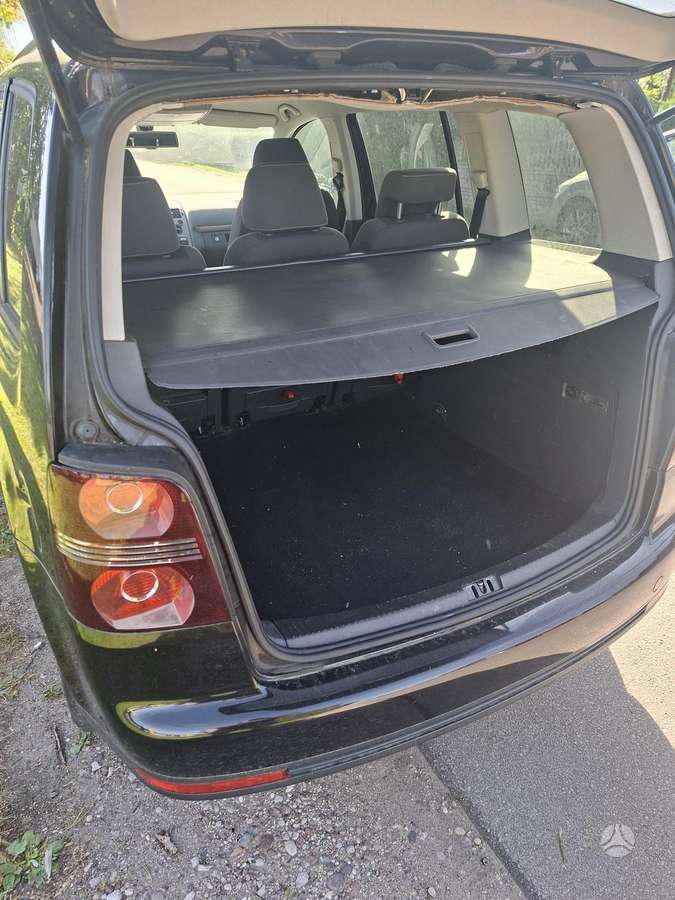 Volkswagen Touran - 5
