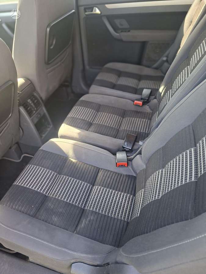 Volkswagen Touran - 7