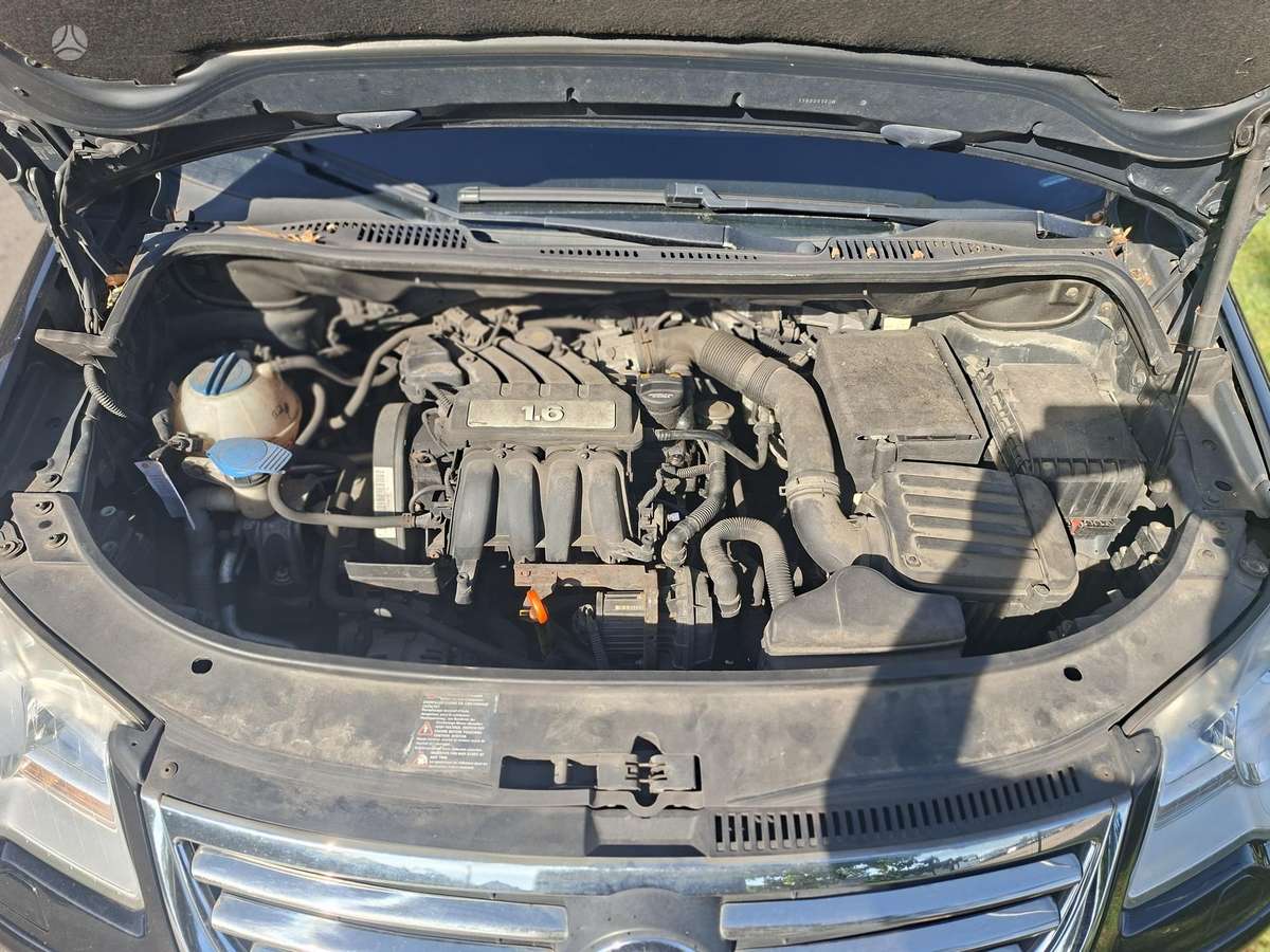 Volkswagen Touran - 8