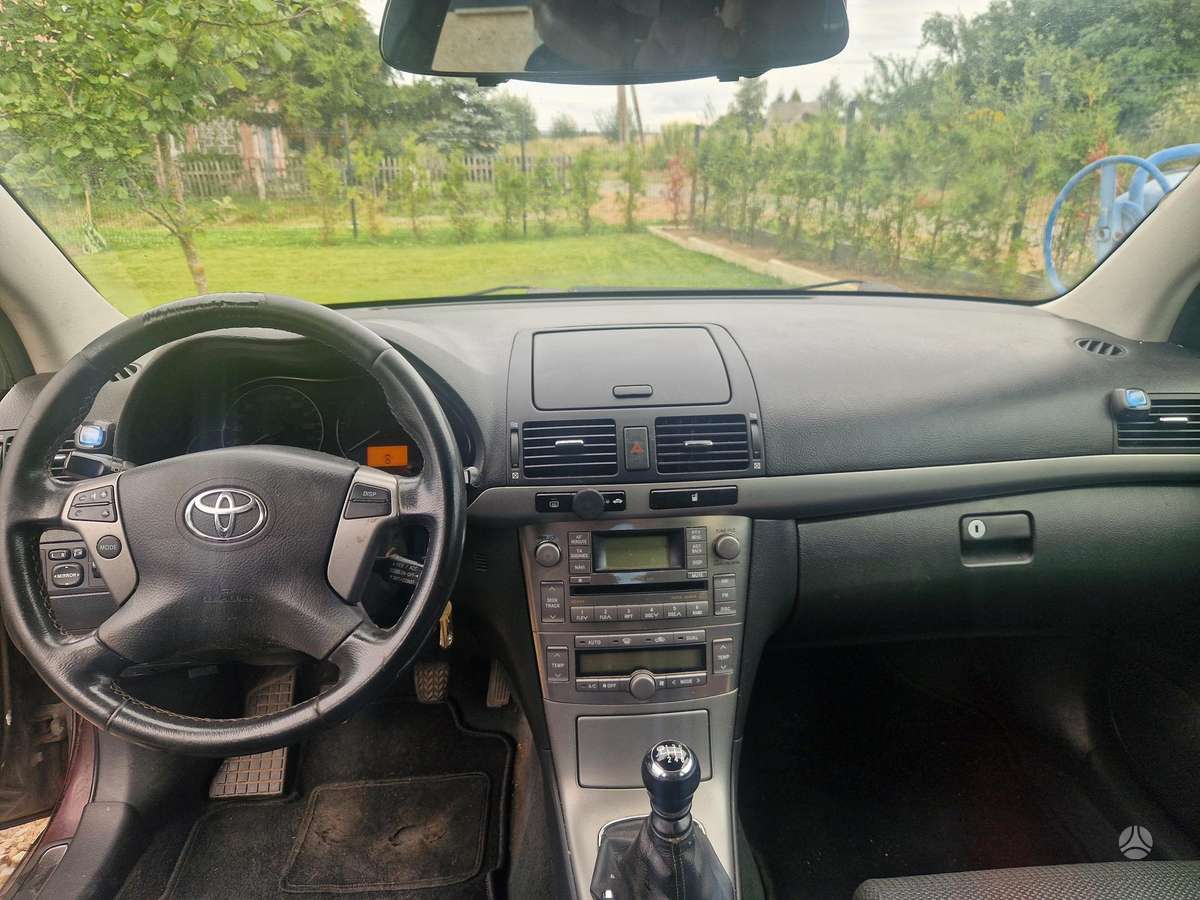 Toyota Avensis - 9