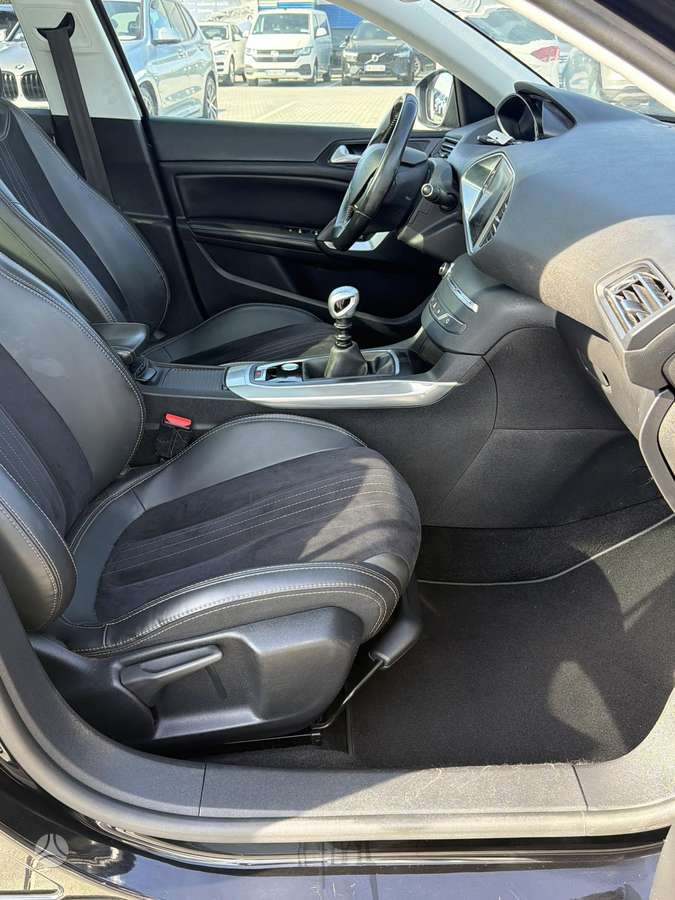 Peugeot 308, 1.2 l., Универсал
