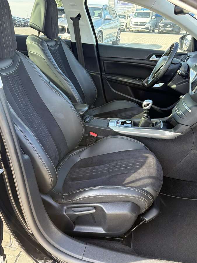 Peugeot 308, 1.2 l., Универсал