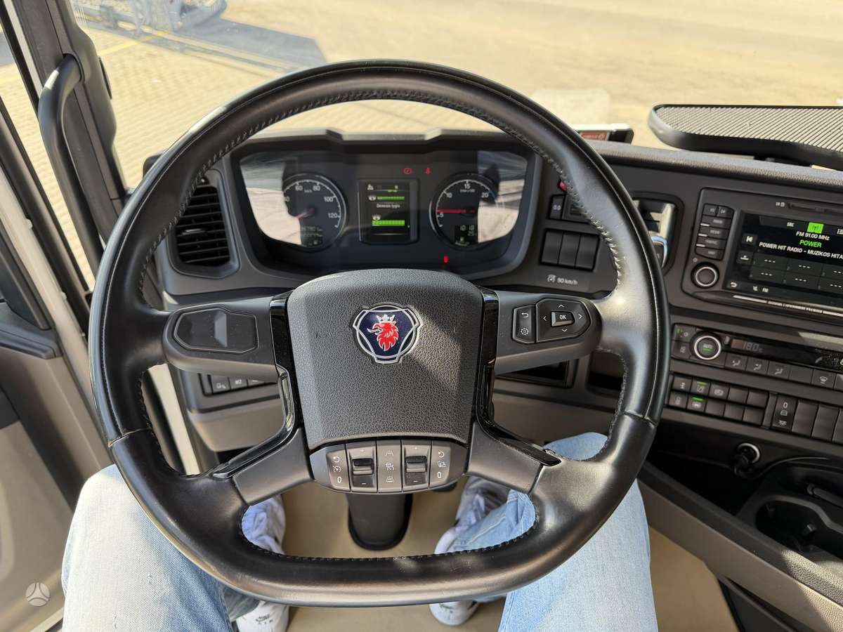 Scania S500 A4X2NA, double sleeper