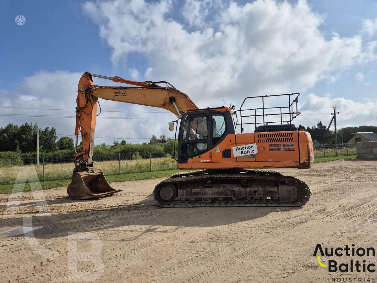 Doosan DX 225 LC, ekskavatoriai
