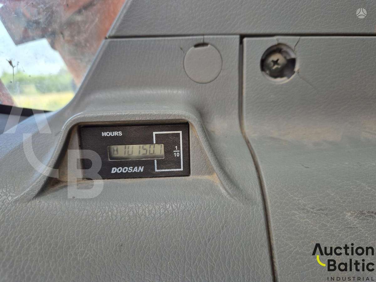 Doosan DX 225 LC, ekskavatoriai
