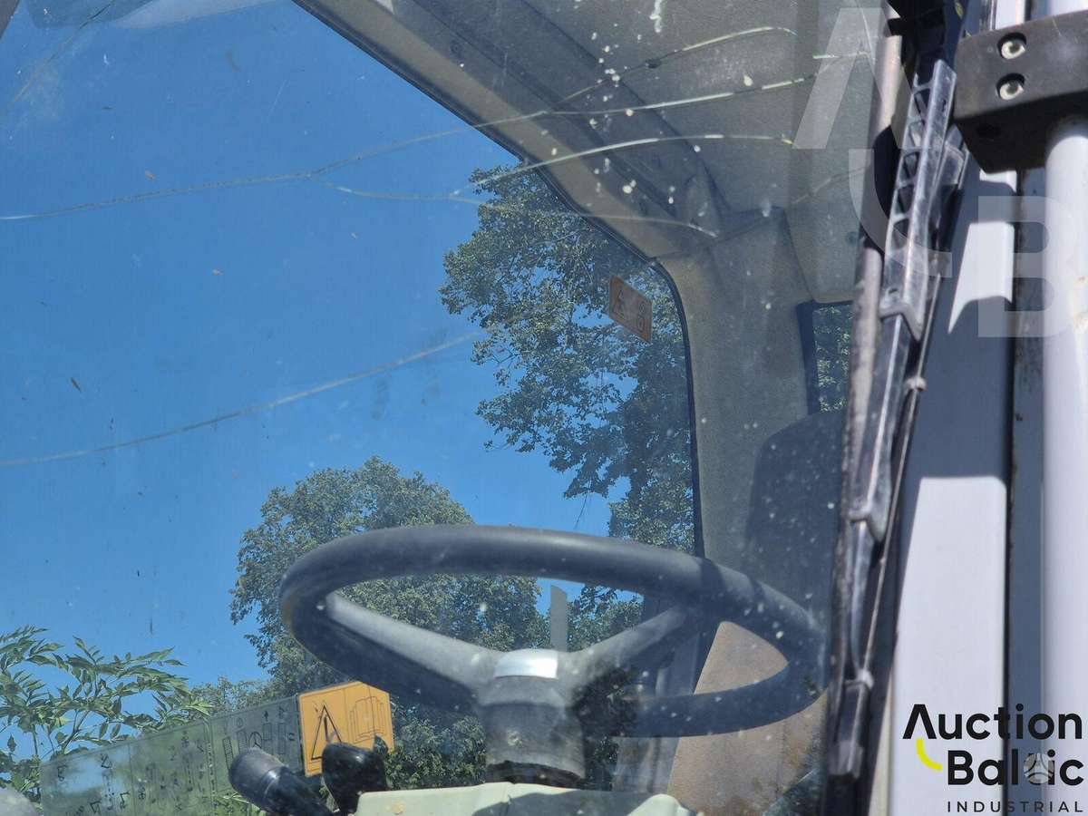 New Holland MH 3.6, экскаваторы