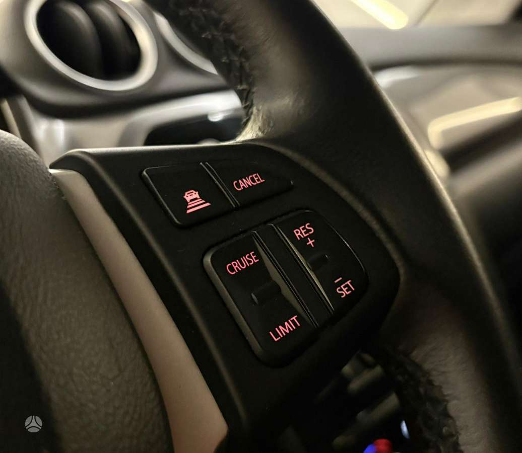 Suzuki Vitara - 8