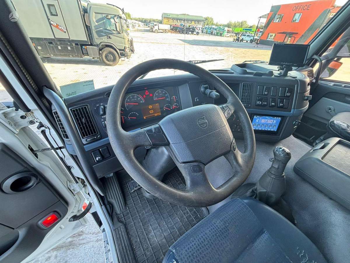 Volvo FM 300 6x6, other