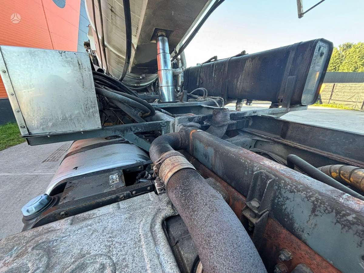 Volvo FM 300 6x6, шасси