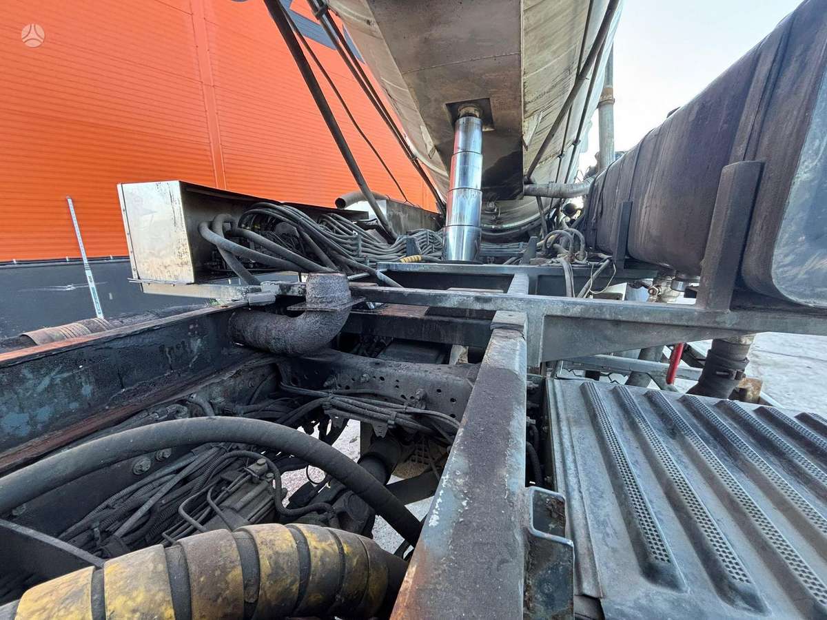 Volvo FM 300 6x6, шасси