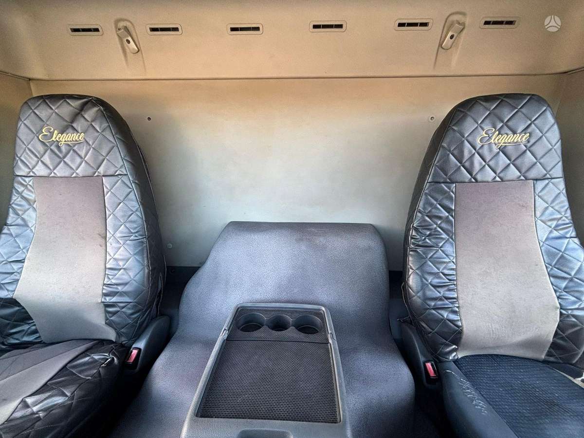 Volvo FM 300 6x6, шасси