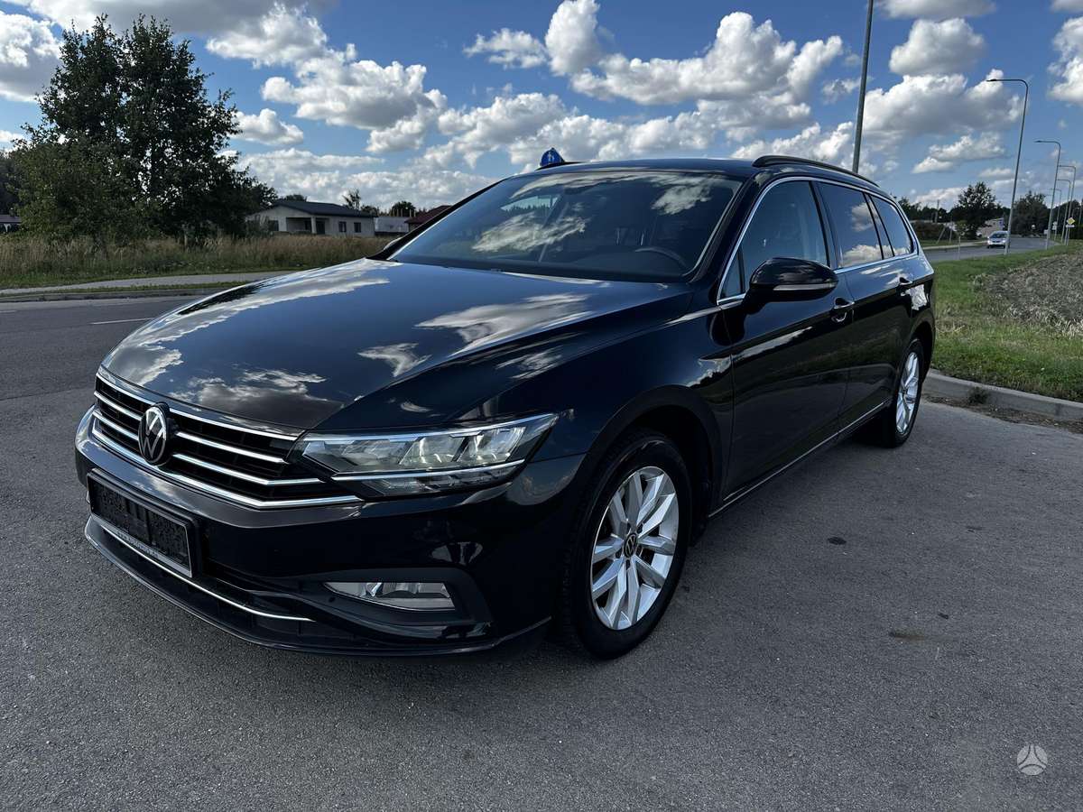 Volkswagen Passat - 1