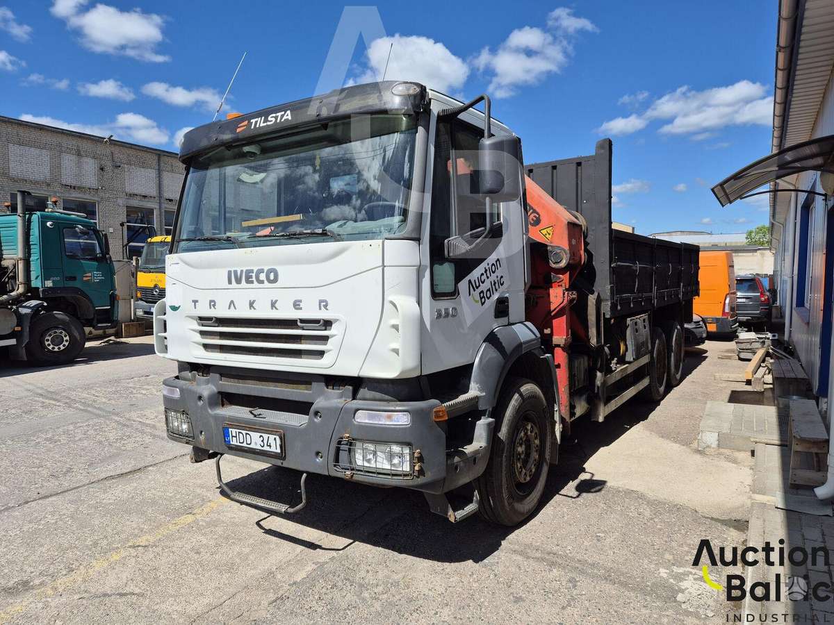 Iveco AD260T35, самосвалы