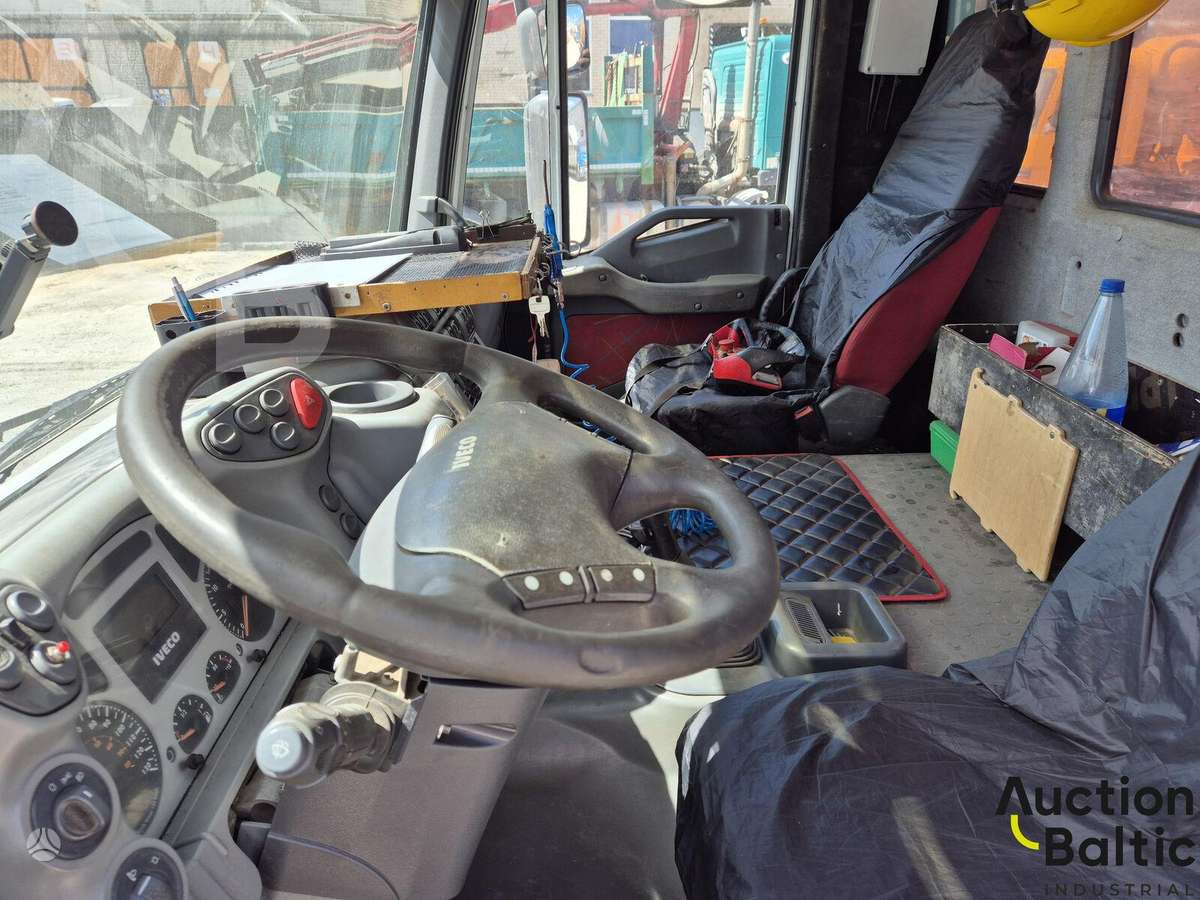 Iveco AD260T35, самосвалы