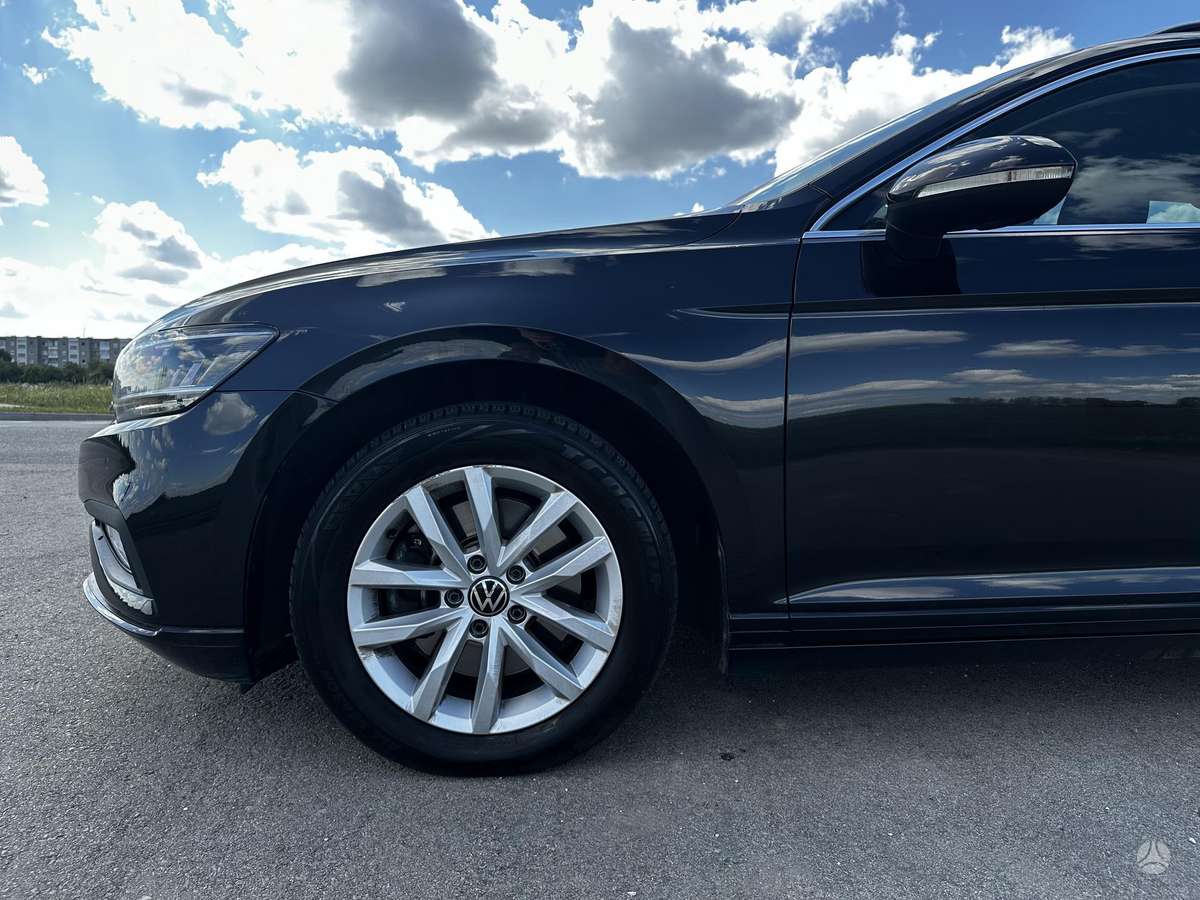 Volkswagen Passat - 11