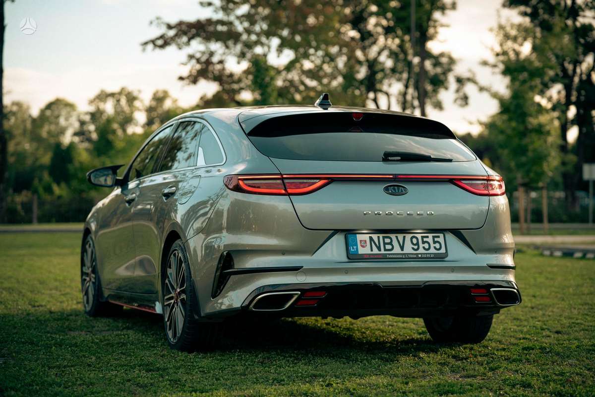 Kia ProCeed, 1.6 l., hatchback