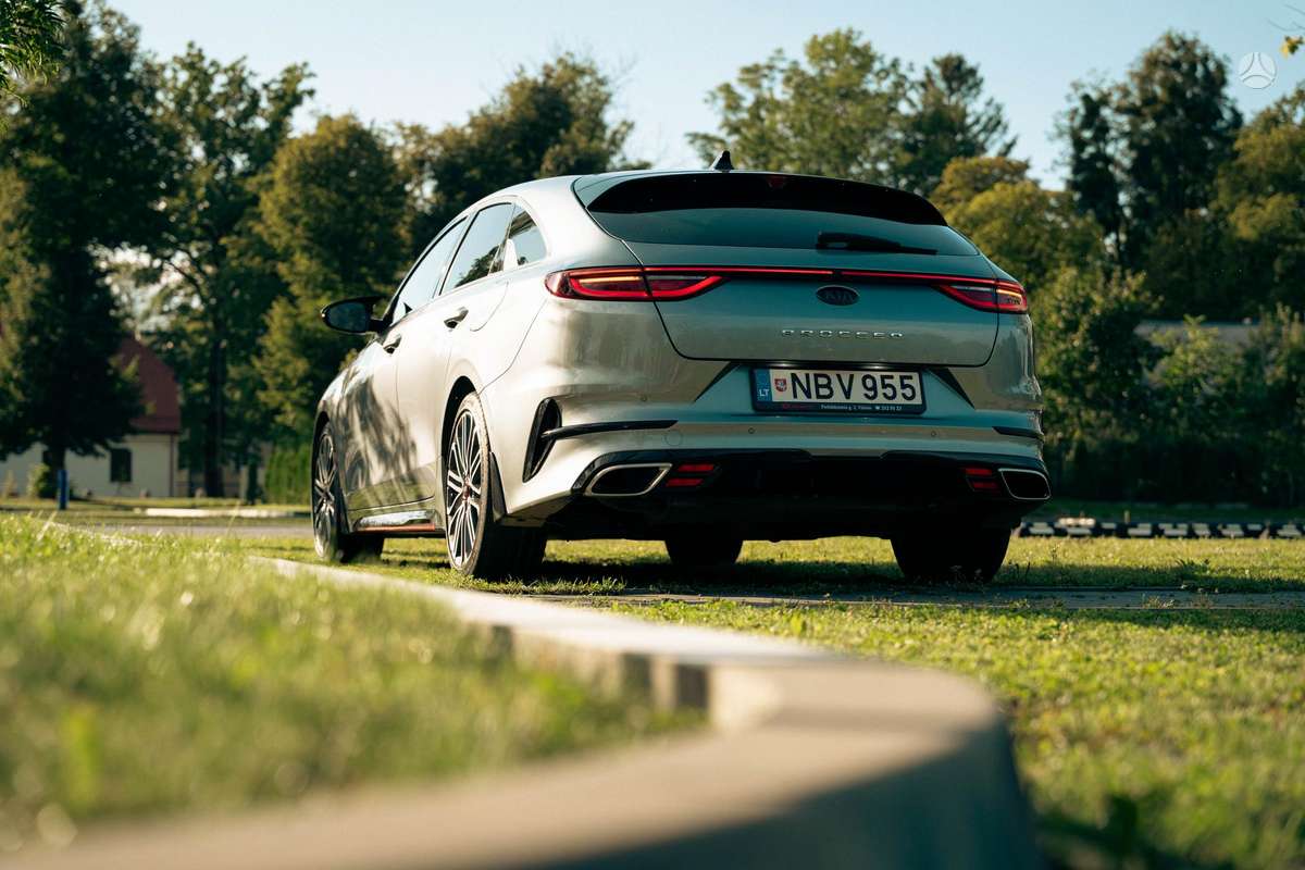 Kia ProCeed, 1.6 l., hatchback