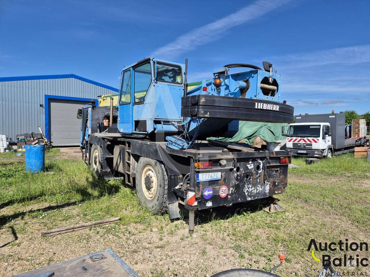 Liebherr LTM 1025, crane