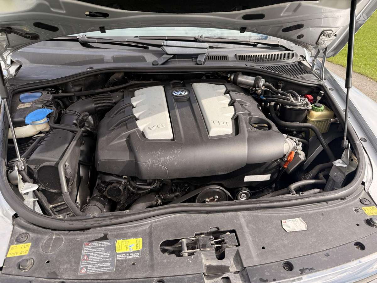 Volkswagen Touareg - 12