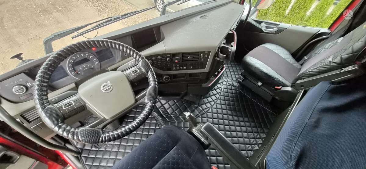 Volvo FH500, double sleeper
