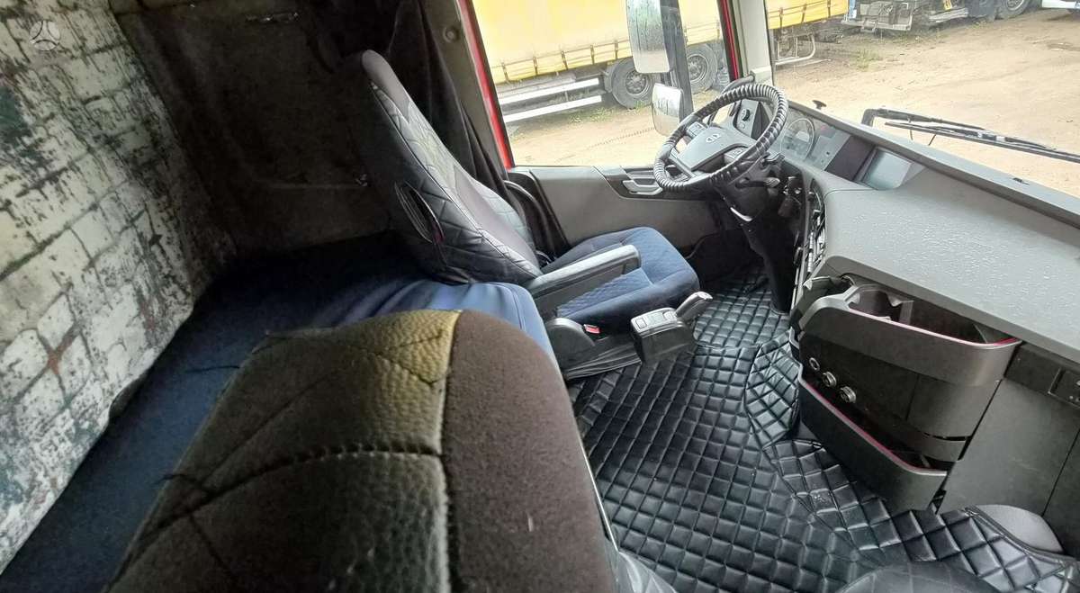 Volvo FH500, double sleeper