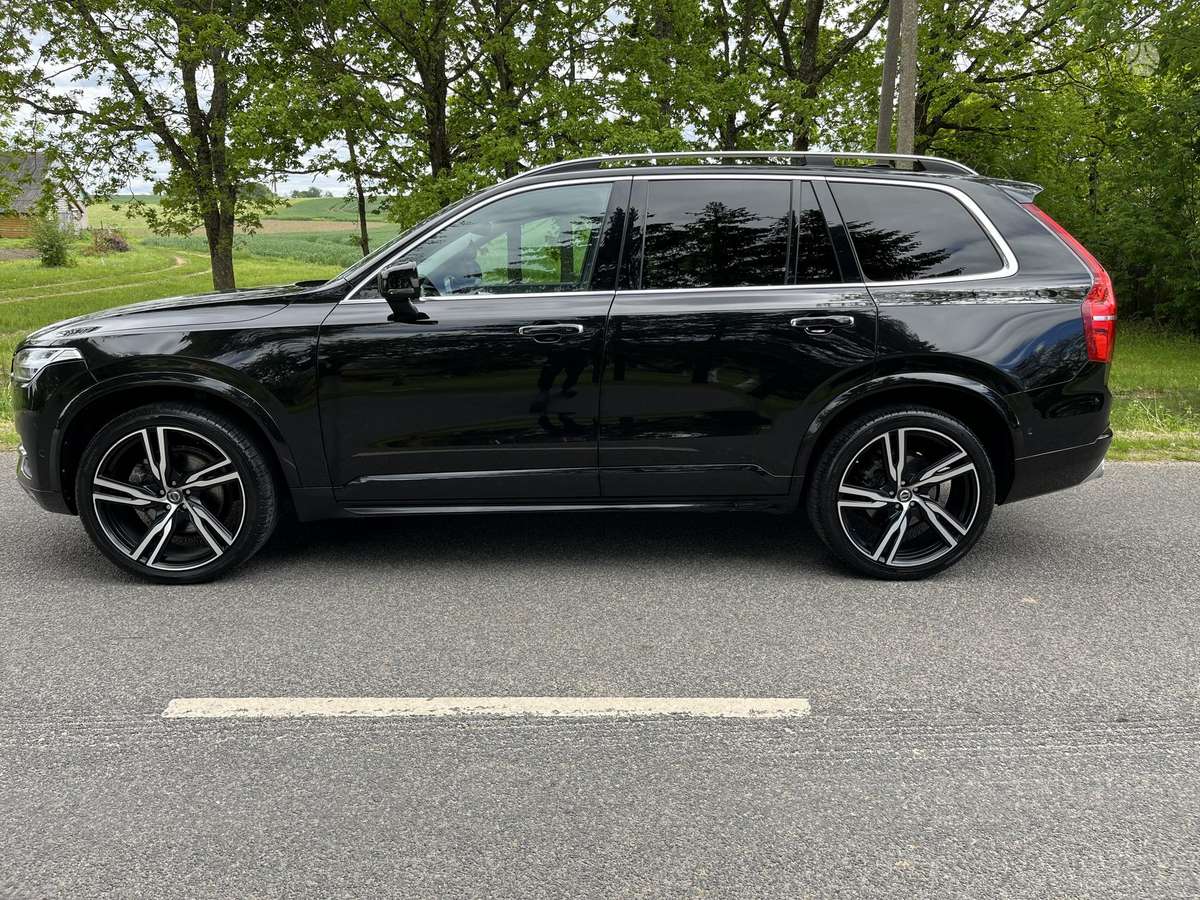Volvo XC90 - 1