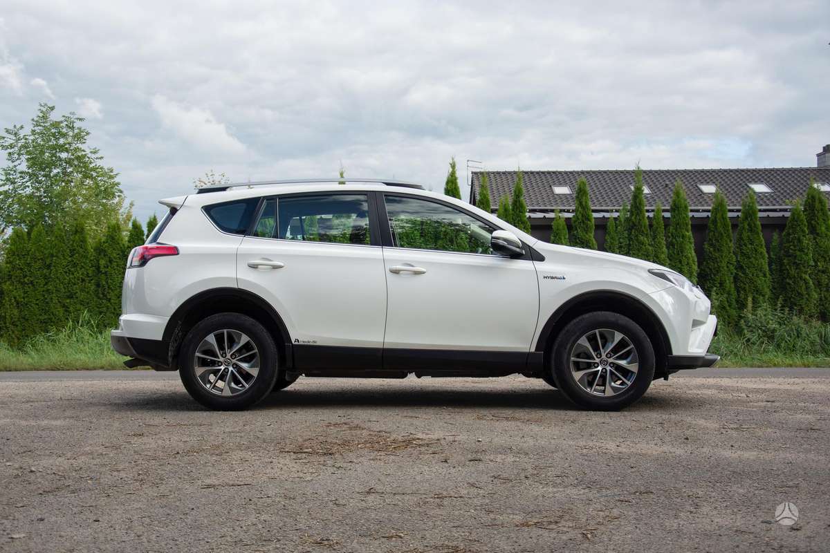 Toyota RAV4 - 8