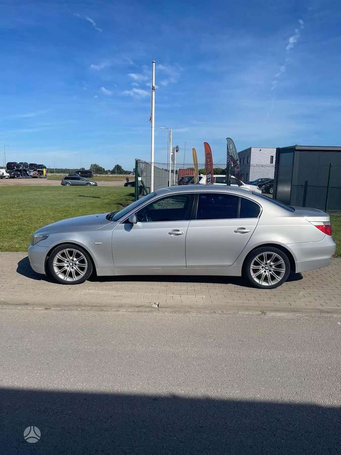 BMW 525, 2.5 l., Седан