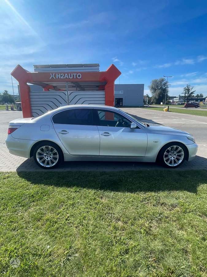 BMW 525, 2.5 l., Седан