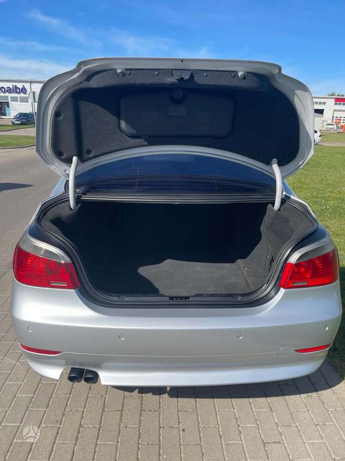 BMW 525, 2.5 l., Седан