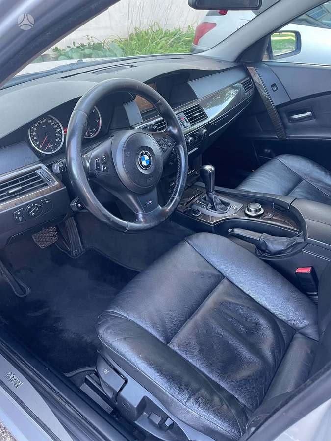 BMW 525, 2.5 l., Седан