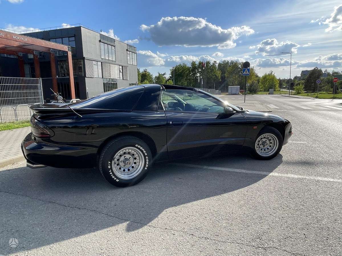 Pontiac Firebird - 7