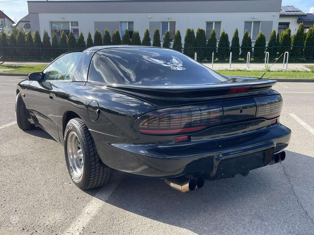 Pontiac Firebird - 8