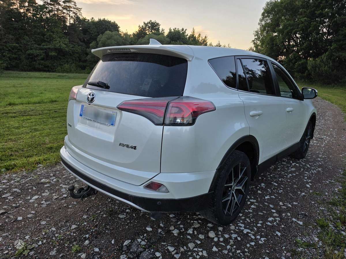 Toyota RAV4 - 4