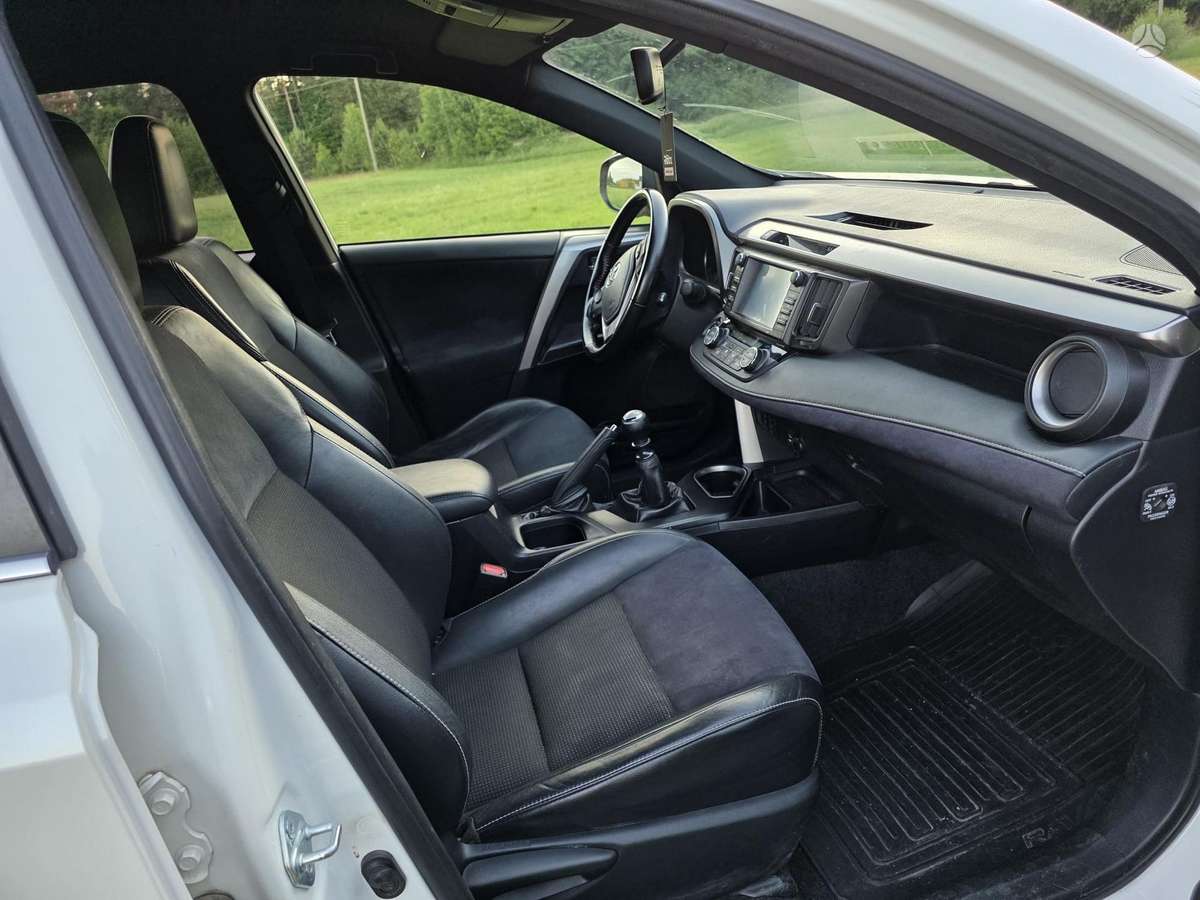 Toyota RAV4 - 7