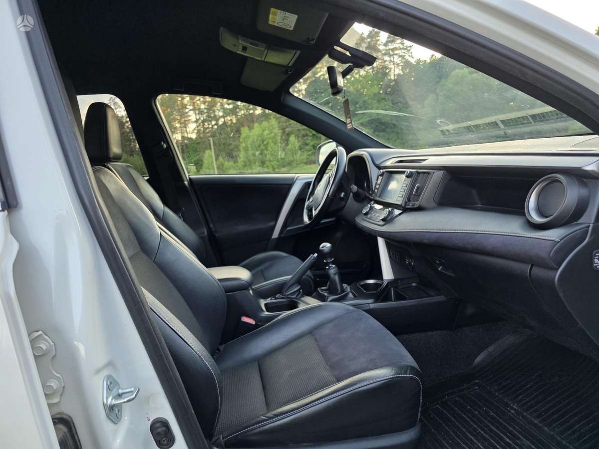 Toyota RAV4 - 6