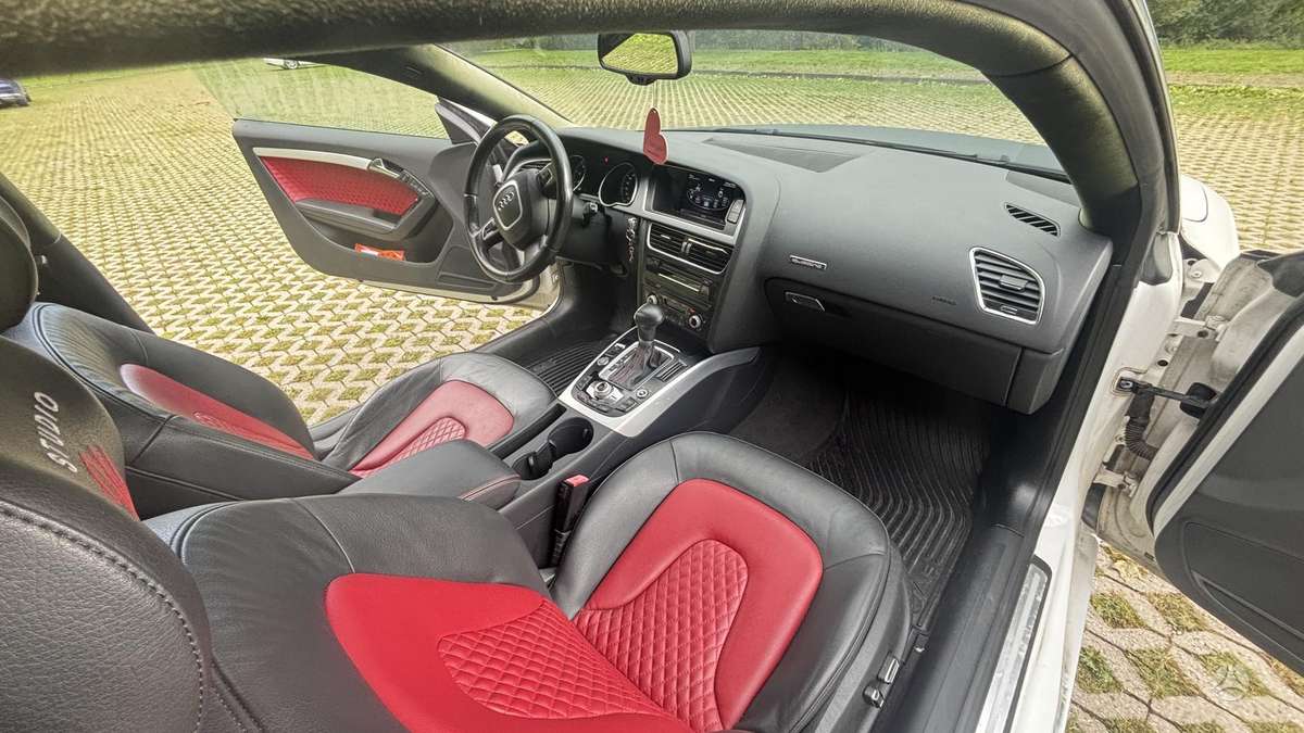 Audi A5, 2.0 l., Седан