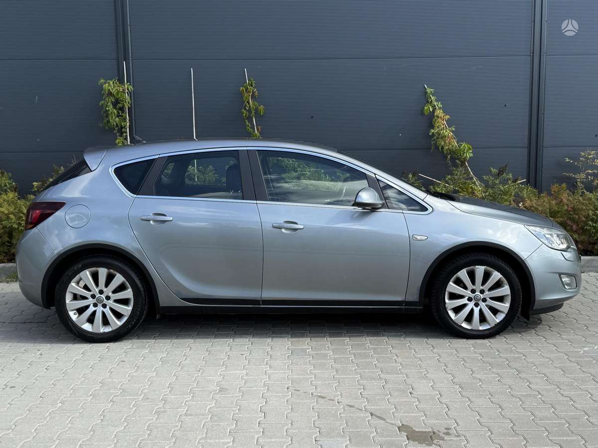 Opel Astra, 1.4 l., Хэтчбек