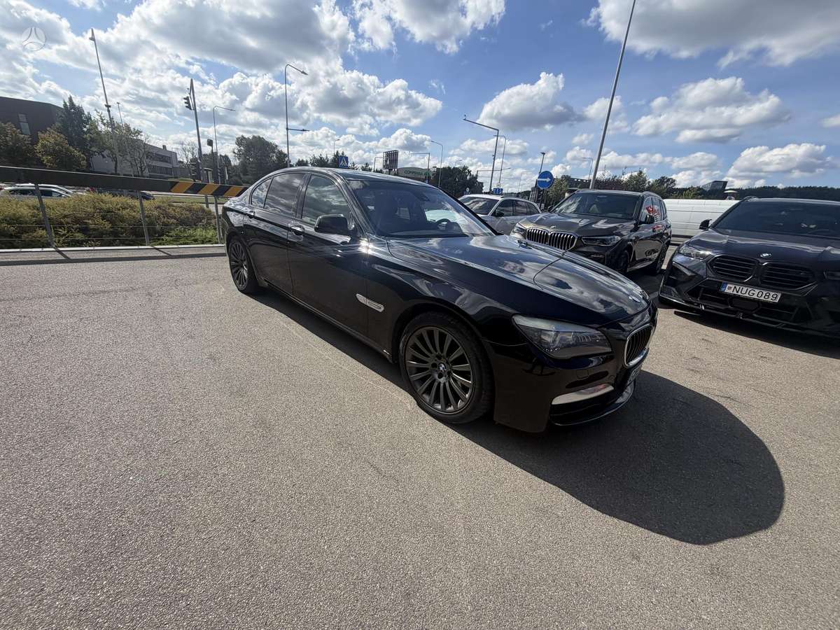 BMW 730, Лимузин